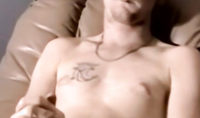 Lean smooth first-timer Robert drains solo and pops