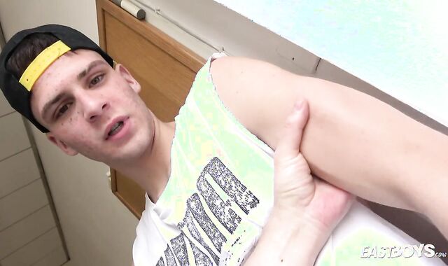 Flavio Conroy - Smoking - Arm-Job