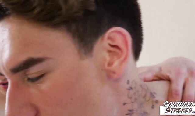 SOUTHERNSTROKES Evan Novak And Roman Capellini Sans A Enjoy Mitten Stiff