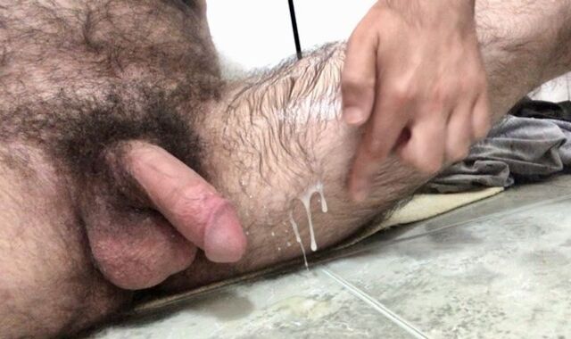 Solo first-timer long wool frosted wild male I spunk on my leg in the bathroom