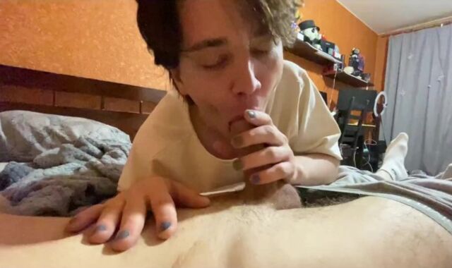 youthful fellow deep-faceholes his mate and munches spunk