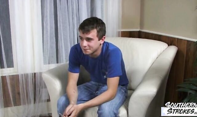 SOUTHERNSTROKES First-Timer Ashton Rush Masturbates Wood Solo