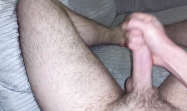 Ample Sausage Tom Faps It On Sofa Till He Pops