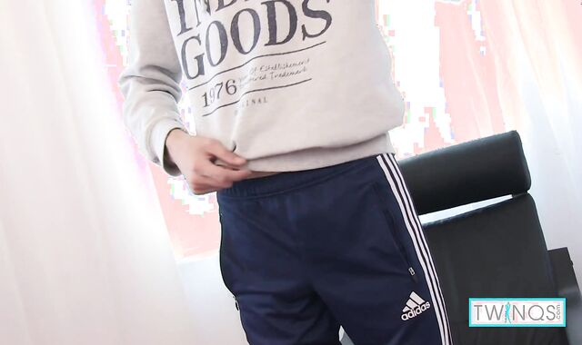 Ash-Towheaded Skinny Dude Toy Phoenix Fingers His Butthole And Ejaculates!