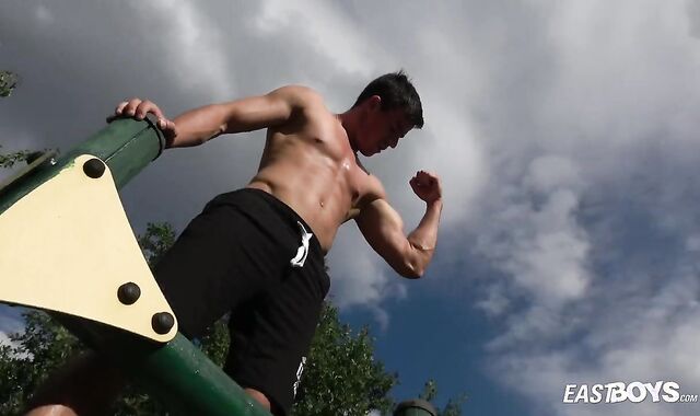 Kent Mills - Muscle Idolize and Stroking off