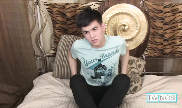 Supah-Uber-Cute Japanese Teenage Xander Satisfies His Cock-Squeezing Butt With A Fucktoy!