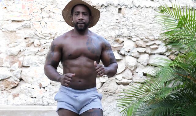 [WorldStudZ] Bicurious Cuban bull Alessandro is wanked off and jacked after ejaculation