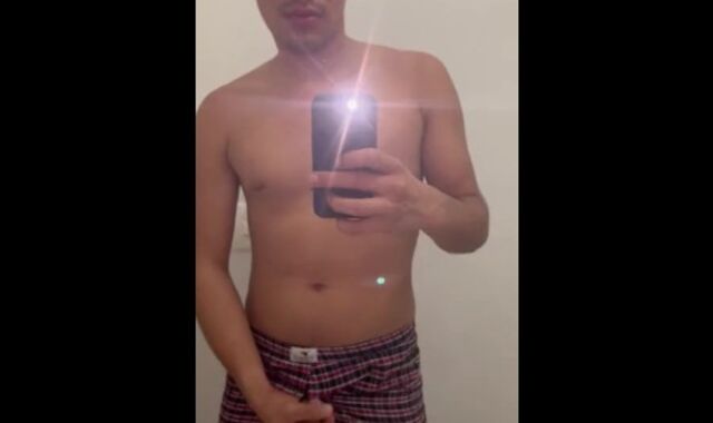 Quieres jugar con mi massive prick antes de ir a la cama? ????????