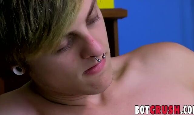 Luscious lad pleasing his caboose with a big thick fake-penis