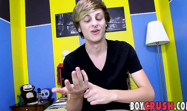 Luscious lad pleasing his caboose with a big thick fake-penis