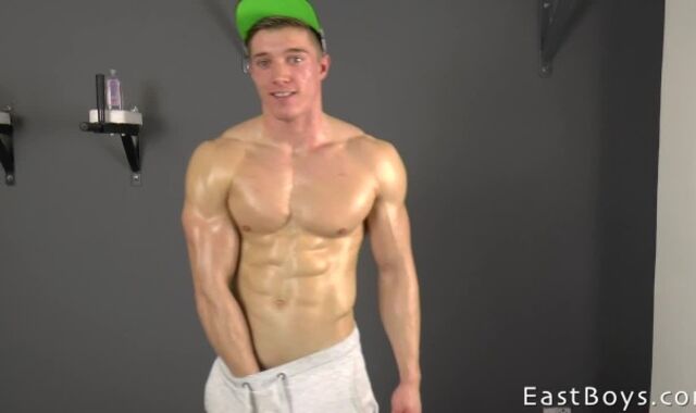 Audition -Muscle Ripple - Masturbating off - Larry McCormick