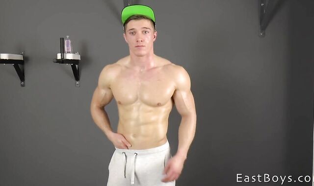 Audition -Muscle Ripple - Masturbating off - Larry McCormick