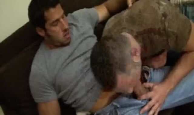 Leo bonks Andrew Justice