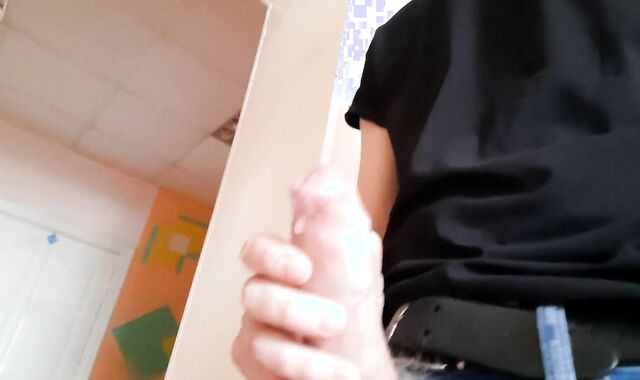 Парень пока ждал врача подрочил в БОЛЬНИЦЕ где его могли ЗАМЕТИТЬ в любой момент