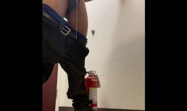 Deep-Inhaling dl chisel in work closet