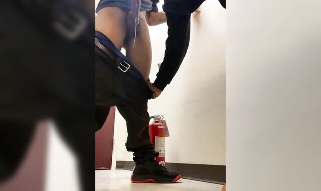 Deep-Inhaling dl chisel in work closet