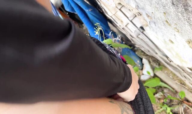 In an abandoned palace, he finished in the arse with a boy from the sports field