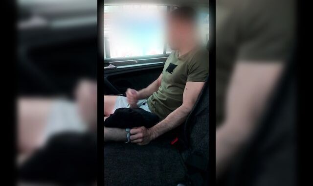 Тайно Дрочу в ТАКСИ пока Водитель вышел... Рискованная МАСТУРБАЦИЯ в ОБЩЕСТВЕННОМ месте!!!