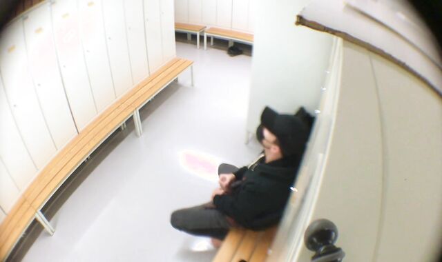 Supah-Kinky stud tugging off in the locker guest room
