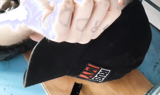 Real convict masturbates in PRISON