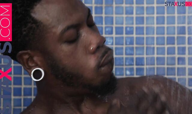 STAXUS :: Opening Up Deck Chair!