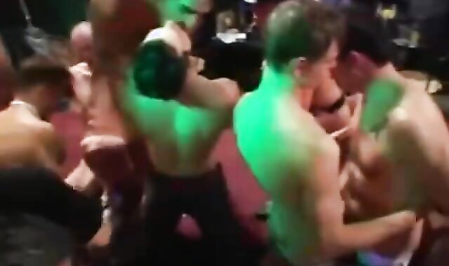 Super Orgía gay unprotected