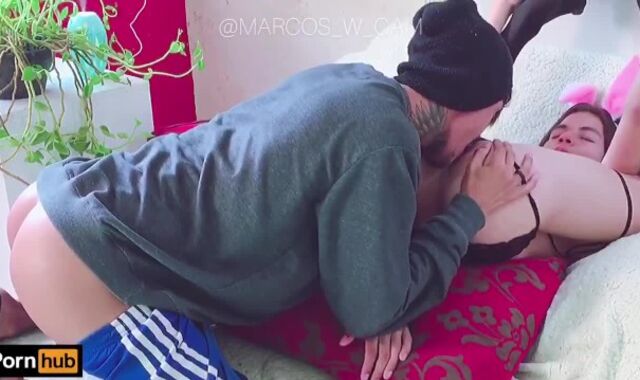 Comendo o Cú da Gayzinha Afeminada no Pelo