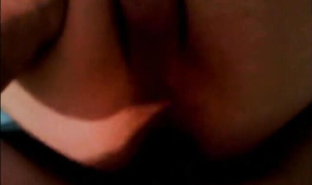 Mein Kumpel fickt Mich Ohne Gummi in meine ArschFotze