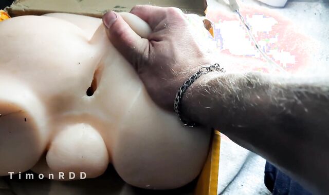 Auto mechanic found a enjoy mitten intercourse fucktoy in a client's camper and fucked her