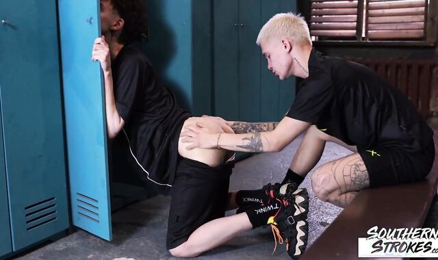 SOUTHERNSTROKES Twunks Max Gen And Karol Gajda Without A Condom