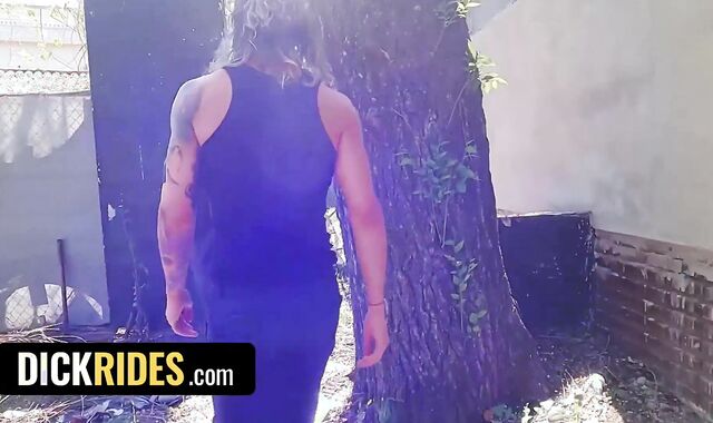 Bland Day Heads Kinky When Cab Driver Leo Blue Pix Up Super Hot Dude Alexander Garcia - Manmeat Rails