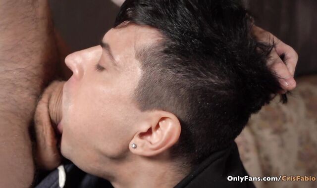 Twunk Sucking a big trouser snake at college mates party.