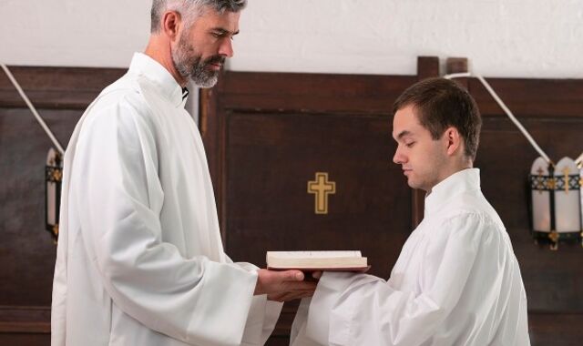 Bear Elder Priest Wad Bearer Trains Altar Dude Marcus Rivers How To Comply The Order - YesFather