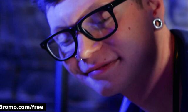 Bromo - Nurse Marco Bianchi Gets Astonished & Aroused When He Witnesses Bo Sinn's Bandaged Rigid Spear