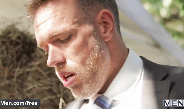 Dudes - Mayor Alex Mecum Gets His Yam-Sized Man-Meat Privately Deepthroated By Nice Fellow Trent King In Public