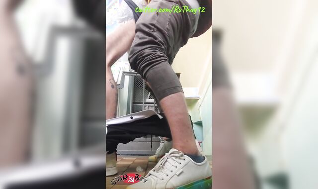 Russian extreme pummel-a-thon in the entrance