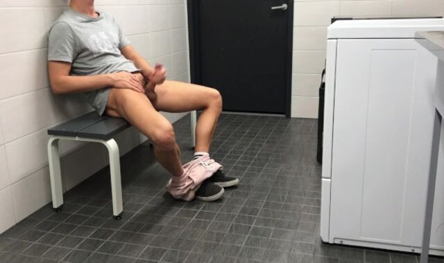 I wanna spunk so badly / fapping off in the laundry guest room