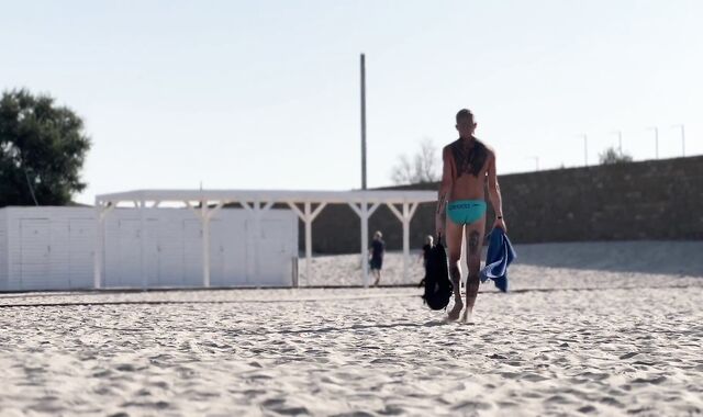 A STRANGER CAME TO ME IN A CABIN ON THE BEACH AND POUNDED THERE