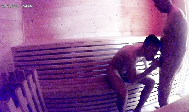 SAUNA MATURE DAD SMASHES BOY SANS A RUBBER - AGED YOUNGER