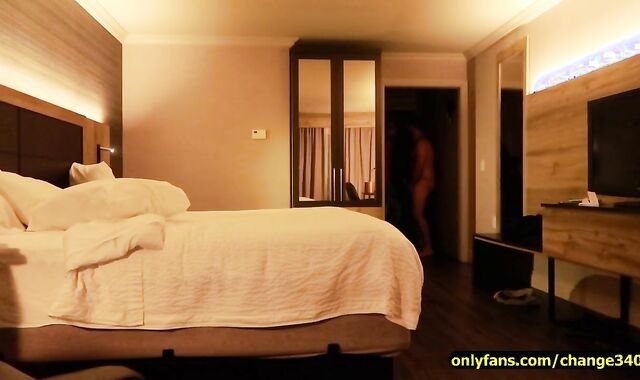 Uber Eats DELIVERY DRIVER pulverized me after I gave him a $25 APEX