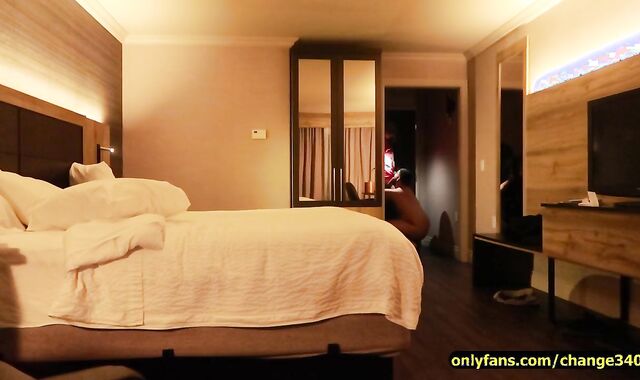 Uber Eats DELIVERY DRIVER pulverized me after I gave him a $25 APEX