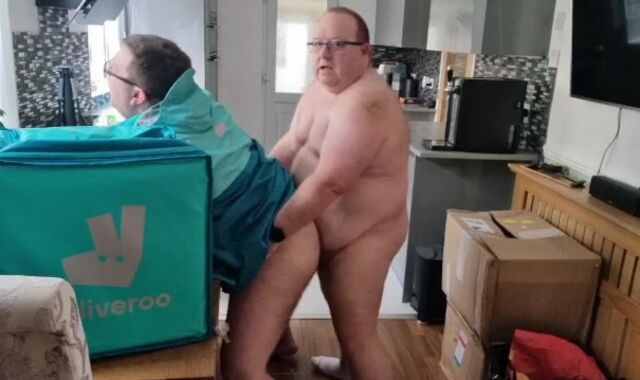 Daddy Penetrates Delivery Guy