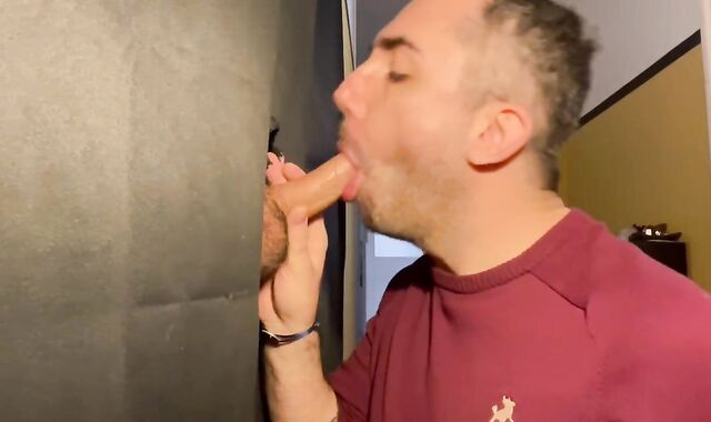 26 ans. Italien sportif me baise pendant que sa copine est pas là