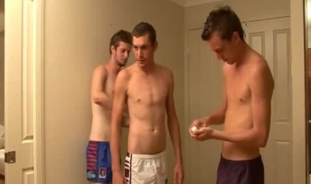 trio Hetero Australians plumb