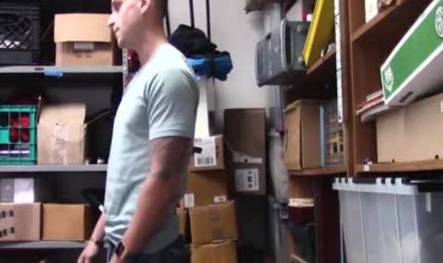 No pants For The str8