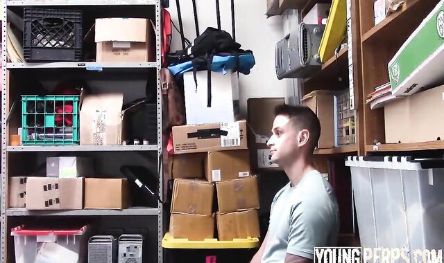 No pants For The str8