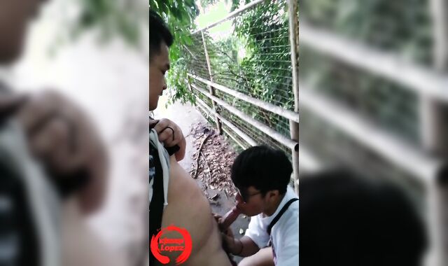 DALAWANG KABATAAN NA PINOY NAG TSUPAAN SA TABI NG KALSADA | PINOY OUTDOOR DEEP-THROAT