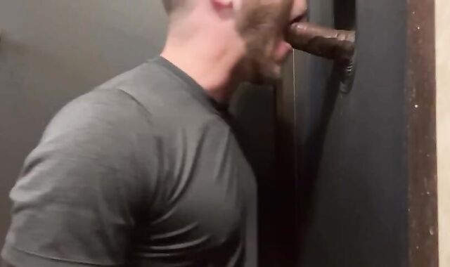 Gulping str8 Dark-Hued Meatpipe in my GloryHole in Miami