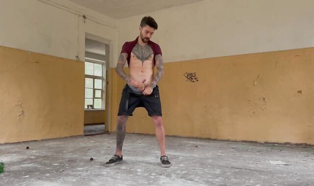 Almost caught draining in an abandoned palace????????