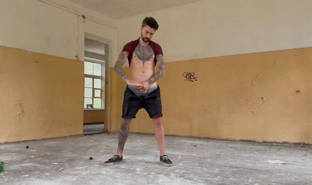 Almost caught draining in an abandoned palace????????